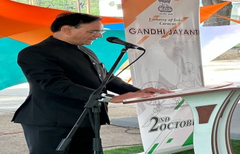 Vistazos de las celebraciones del 154 Aniversario del Natalicio de Mahatma Gandhi en la Plaza Gandhi de Caricuao y la Universidad Metropolitana de Caracas.